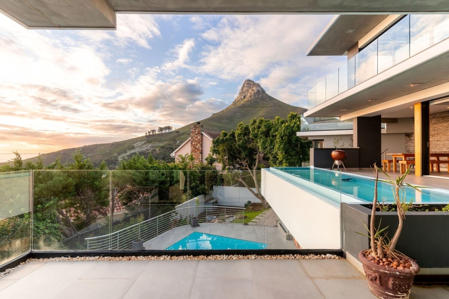 6 Bedroom Property for Sale in Camps Bay Western Cape